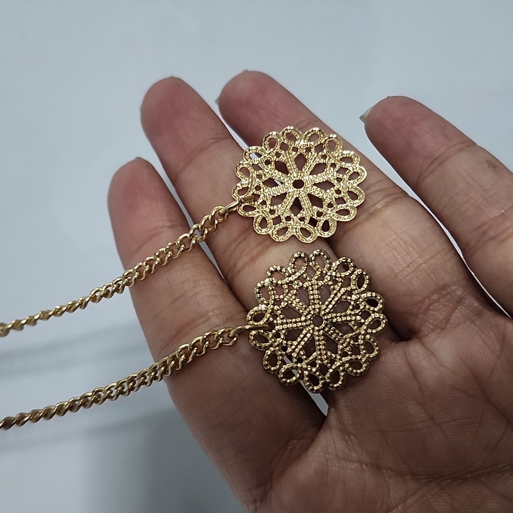 Handcrafted Golden Bloom Lace Elegant Gold Dangle Earrings - Picture 3 of 4